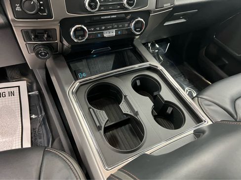 Used 2022 Ford F350 Platinum image 21