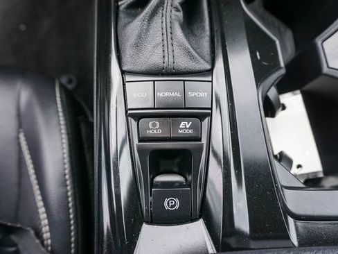 Used 2025 Toyota Camry SE FWD image 17