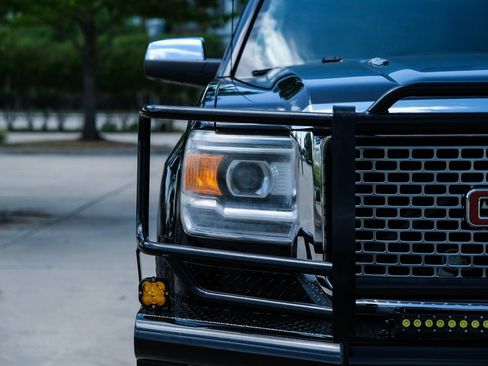 Used 2015 GMC Sierra 2500 Denali w/ Duramax Plus Package image 5