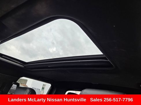 Used 2022 Nissan Frontier PRO-4X w/ Pro-4X Premium Package AWD/4WD image 18