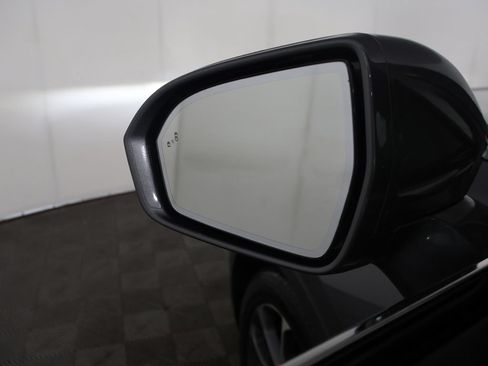 Used 2023 Lincoln Nautilus Reserve AWD/4WD image 37