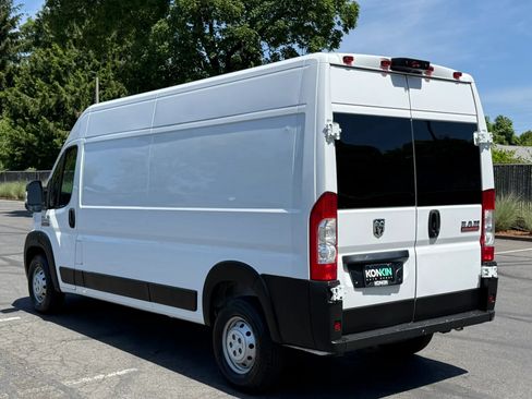 Used 2021 RAM ProMaster 2500 FWD image 4