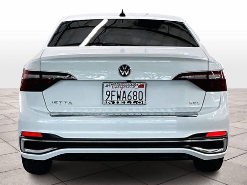 Used 2023 Volkswagen Jetta SEL image 6