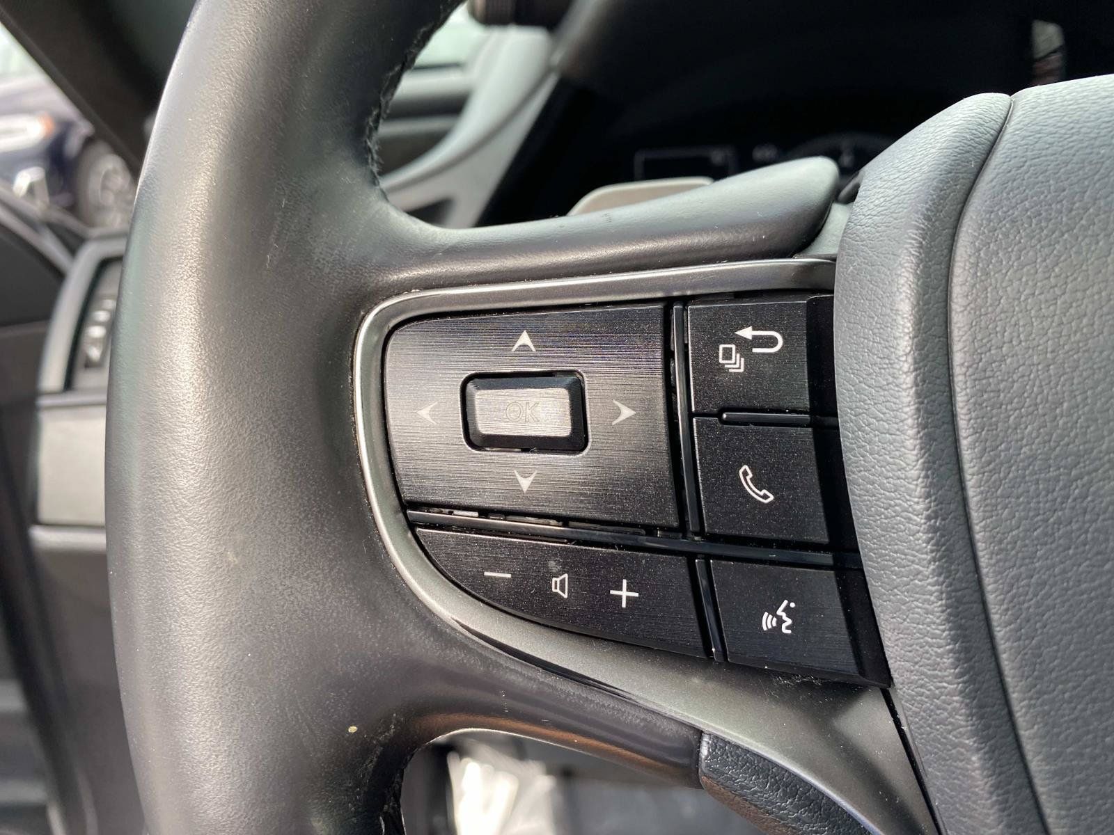 Used 2023 Lexus ES 350 w/ Premium Package FWD image 18