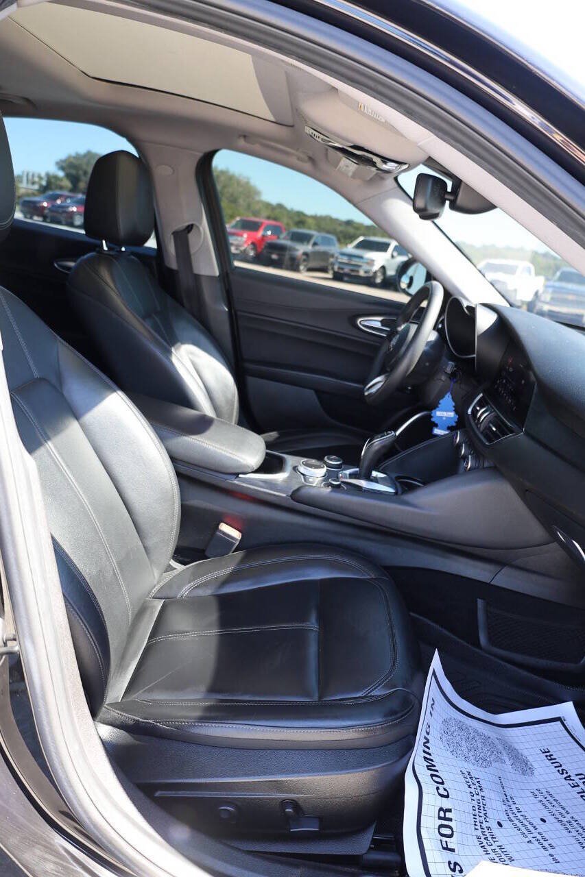 Used 2020 Alfa Romeo Giulia AWD w/ Cold Weather Package image 15