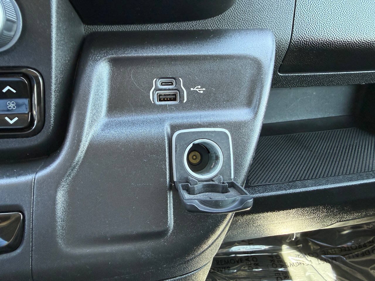 Used 2023 RAM ProMaster 3500 FWD image 39
