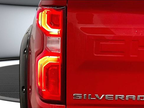 Used 2019 Chevrolet Silverado 1500 LT Trail Boss AWD/4WD image 24
