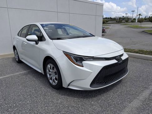 Certified 2021 Toyota Corolla LE FWD image 1