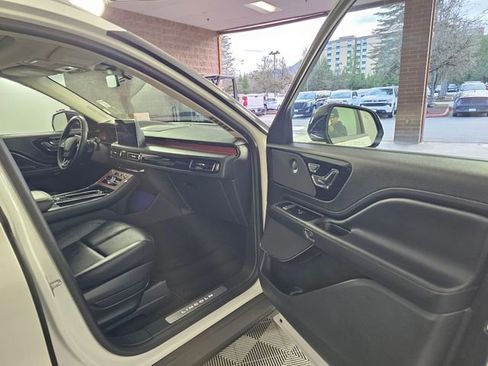 Used 2024 Lincoln Aviator Reserve image 12