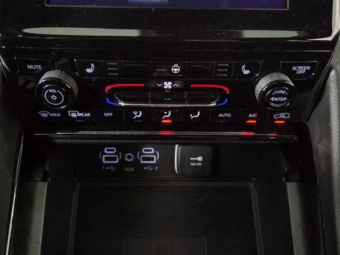 Used 2023 Jeep Grand Cherokee Altitude image 27