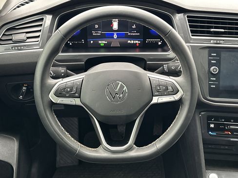 Used 2022 Volkswagen Tiguan SE image 25