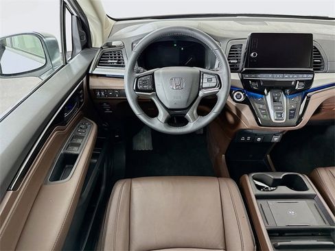 Certified 2026 Honda Odyssey Touring image 3