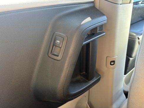 Used 2011 Chrysler Town & Country Touring w/ Security Group image 19