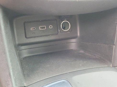 Used 2021 Chevrolet Equinox LT image 30