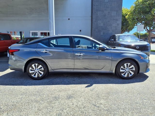 Used 2025 Nissan Altima 2.5 S FWD image 22