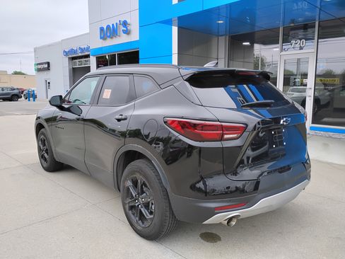Used 2024 Chevrolet Blazer LT w/ Convenience Package FWD image 2