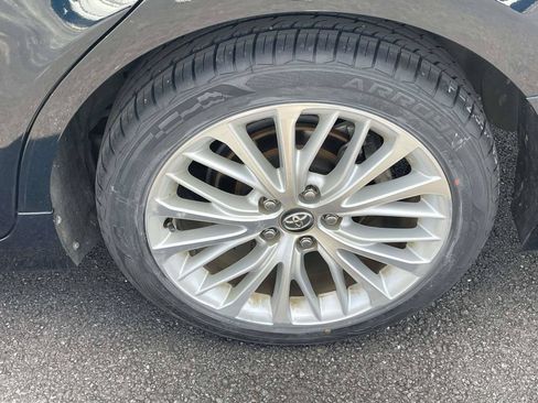 Used 2020 Toyota Camry XLE FWD image 9