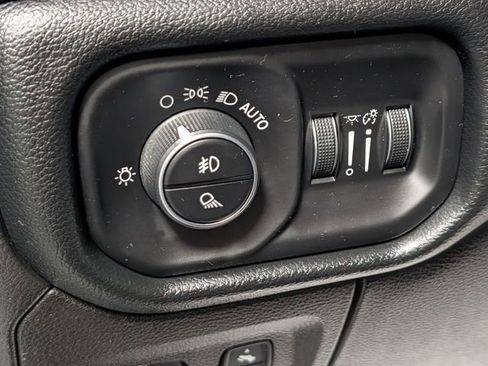 Used 2019 RAM 1500 Big Horn image 16