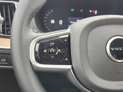 New 2026 Volvo XC60 B5 Ultra w/ Climate Package image 16