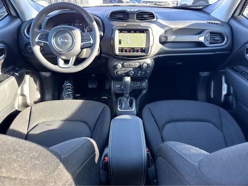 Certified 2023 Jeep Renegade Latitude image 13