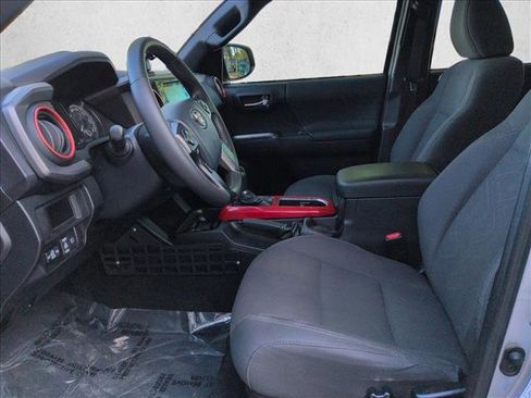 Used 2019 Toyota Tacoma TRD Off-Road image 14