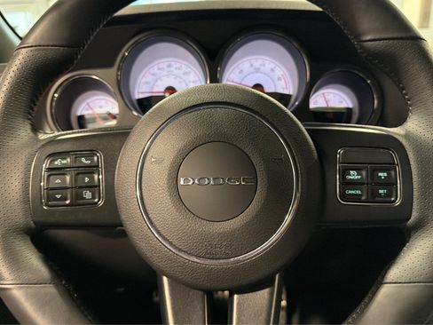 Used 2014 Dodge Challenger R/T RWD image 23