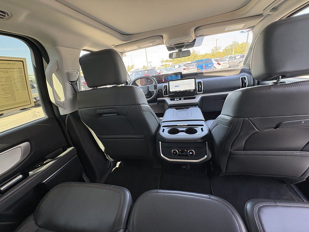 Used 2025 Ford Expedition Max Active AWD/4WD image 17