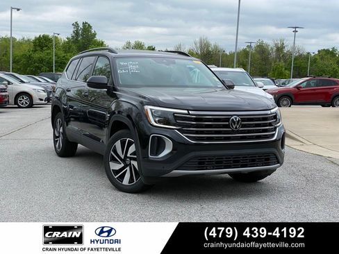 Used 2025 Volkswagen Atlas SE AWD/4WD image 1
