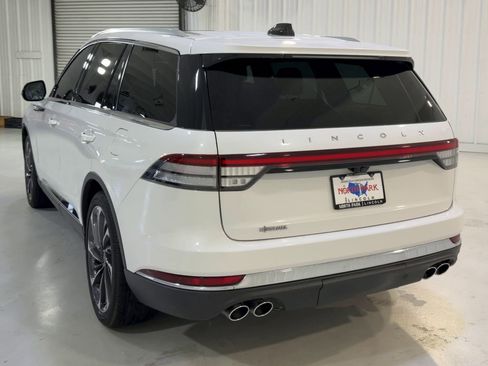 Used 2025 Lincoln Aviator Reserve w/ Illumination Package image 8