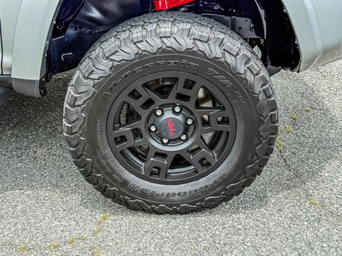 Used 2018 Toyota 4Runner TRD Off-Road Premium AWD/4WD image 29