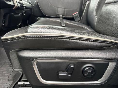 Used 2019 RAM 1500 Laramie image 11