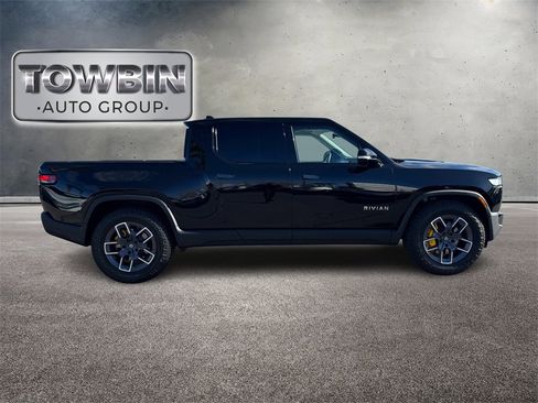 Used 2022 Rivian R1T Adventure image 3