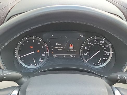 Used 2021 Toyota Highlander XLE AWD/4WD image 22