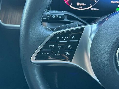 Used 2025 Mercedes-Benz GLC 350e 4MATIC image 30