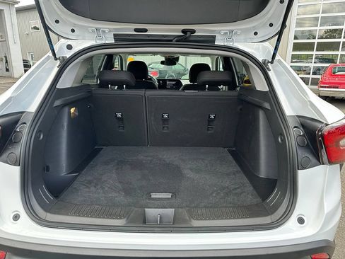 Used 2024 Chevrolet Trax LS FWD image 5