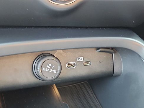 Certified 2024 Volvo XC40 B5 Plus w/ Protection Package Premier AWD/4WD image 25