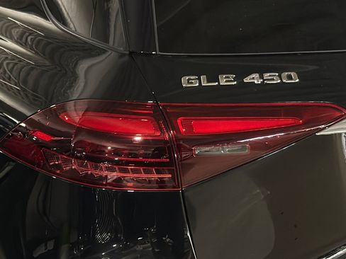 Used 2024 Mercedes-Benz GLE 450 4MATIC image 27
