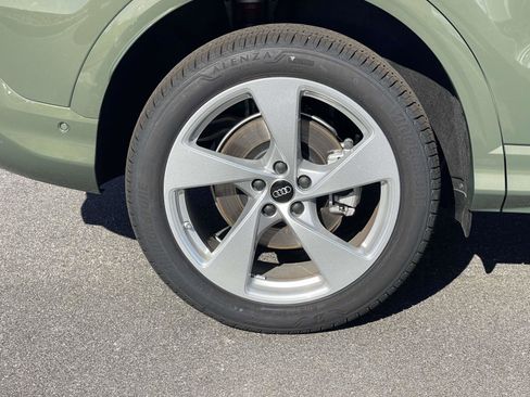 New 2025 Audi Q5 Prestige image 9