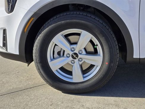 New 2026 Kia Sorento LX FWD image 9