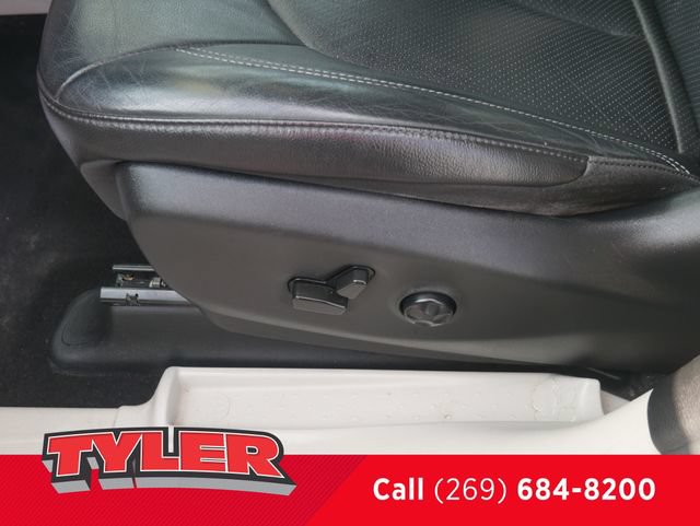 Used 2022 Chrysler Pacifica Touring-L FWD image 24