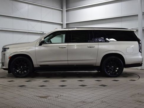 Certified 2024 Cadillac Escalade ESV Sport Platinum w/ LPO, ONYX Package AWD/4WD image 4