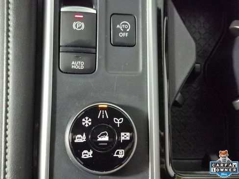 Used 2025 Nissan Pathfinder SV AWD/4WD image 19
