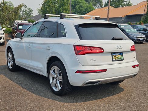 Used 2019 Audi Q5 2.0T Premium w/ Convenience Package AWD/4WD image 3