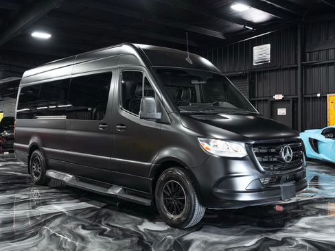 Used 2019 Mercedes-Benz Sprinter 170 image 2