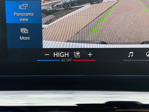 Used 2025 BMW M5 w/ Carbon Package image 20