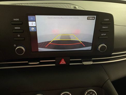 New 2026 Hyundai Elantra SE FWD image 2