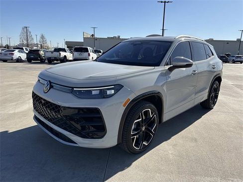 New 2026 Volkswagen Tiguan SEL R-Line image 8