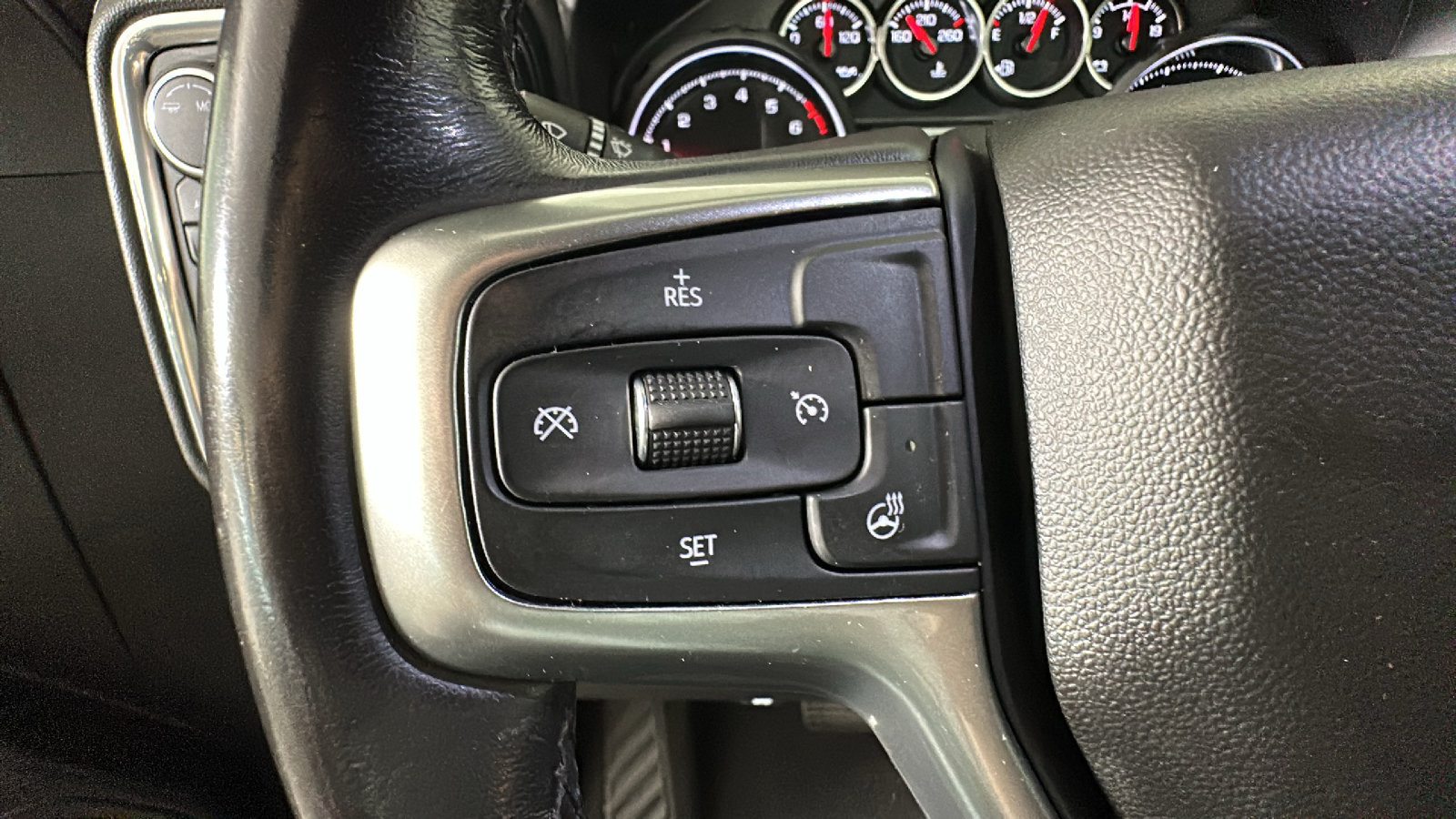 Used 2022 Chevrolet Silverado 1500 RST AWD/4WD image 18