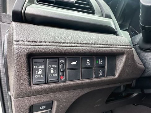 Used 2018 Honda Odyssey EX-L image 20