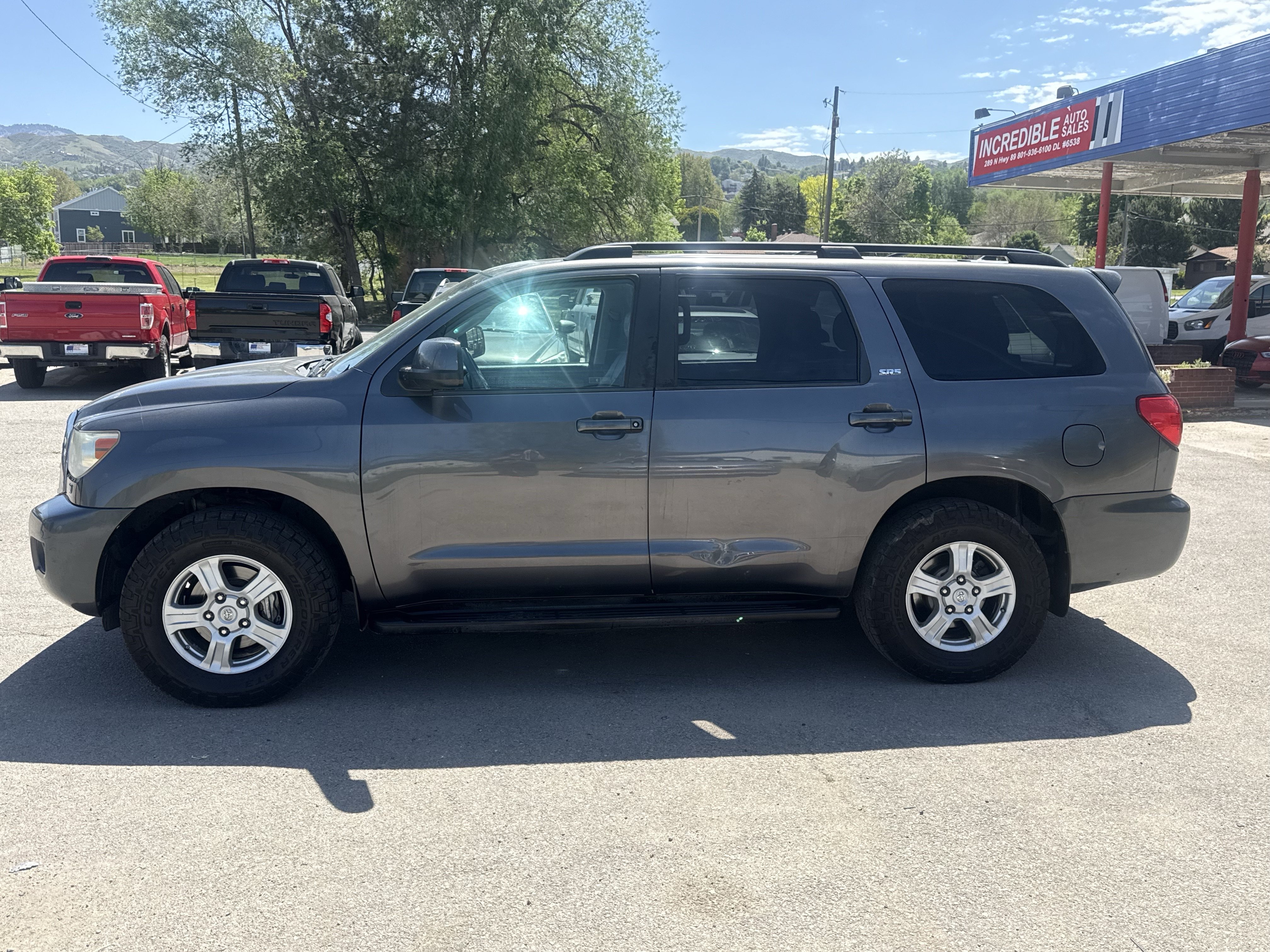 Used 2017 Toyota Sequoia SR5 w/ Premium Package AWD/4WD image 7